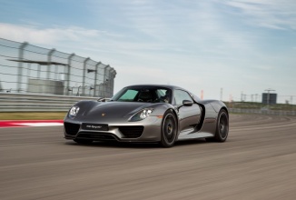 Porsche 918 Spyder îşi încheie producţia, după 918 unităţi hibrid produse