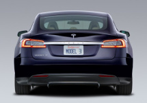 Tesla dezminte informaţiile despre întârzierea lui Model 3, care ar fi urmat să debuteze în 2017