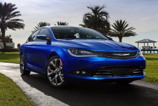 Chrysler aniversează 90 de ani de existenţă cu modele speciale Chrysler 200, 300, Town & Country