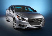 Hyundai Sonata 2016 Hybrid se pregătește de debutul comercial; prețurile încep de la 26.800$