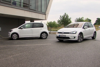 Volkswagen testează sistemele de parcare automată şi de încărcare pentru automobile electrice