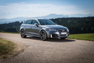 Audi RS3 2015 este tunat de către ABT Sportsline şi atinge 430 de cai putere