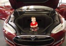Tesla Model 3, sedanul mai ieftin şi mic Tesla intra în producţie în 2 ani; Va fi prezentat oficial în martie!