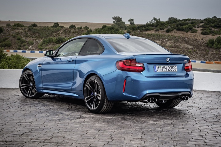 2017-bmw-m2-coupe-38