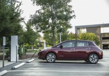 Nissan oferă acum încărcare gratuită pentru automobilele sale electrice Leaf în multiple oraşe din SUA