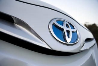 Toyota recheamă în service 6.5 milioane de automobile la nivel global, 1.2 milioane în Europa, pentru o problemă cu butonul ferestrelor