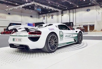 În Dubai poliţia are maşina mai scumpă decât tine; Autorităţile cumpără o flotă de modele Porsche 918 Spyder