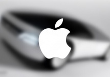 Un automobil Apple a fost în discuţii încă din 2008, cu Steve Jobs şi creatorul lui iPod în spatele său (Video)