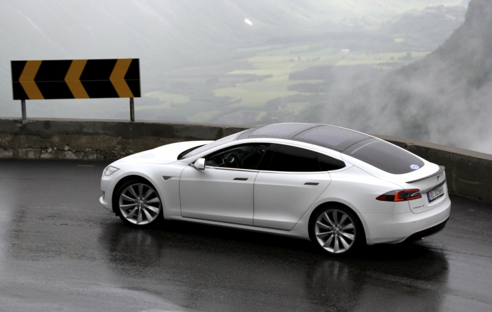 EV_Rally_Trollstigen_Tesla_Model_S