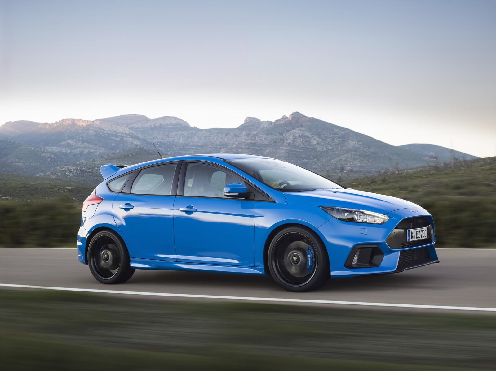 2016-ford-focus-rs-03