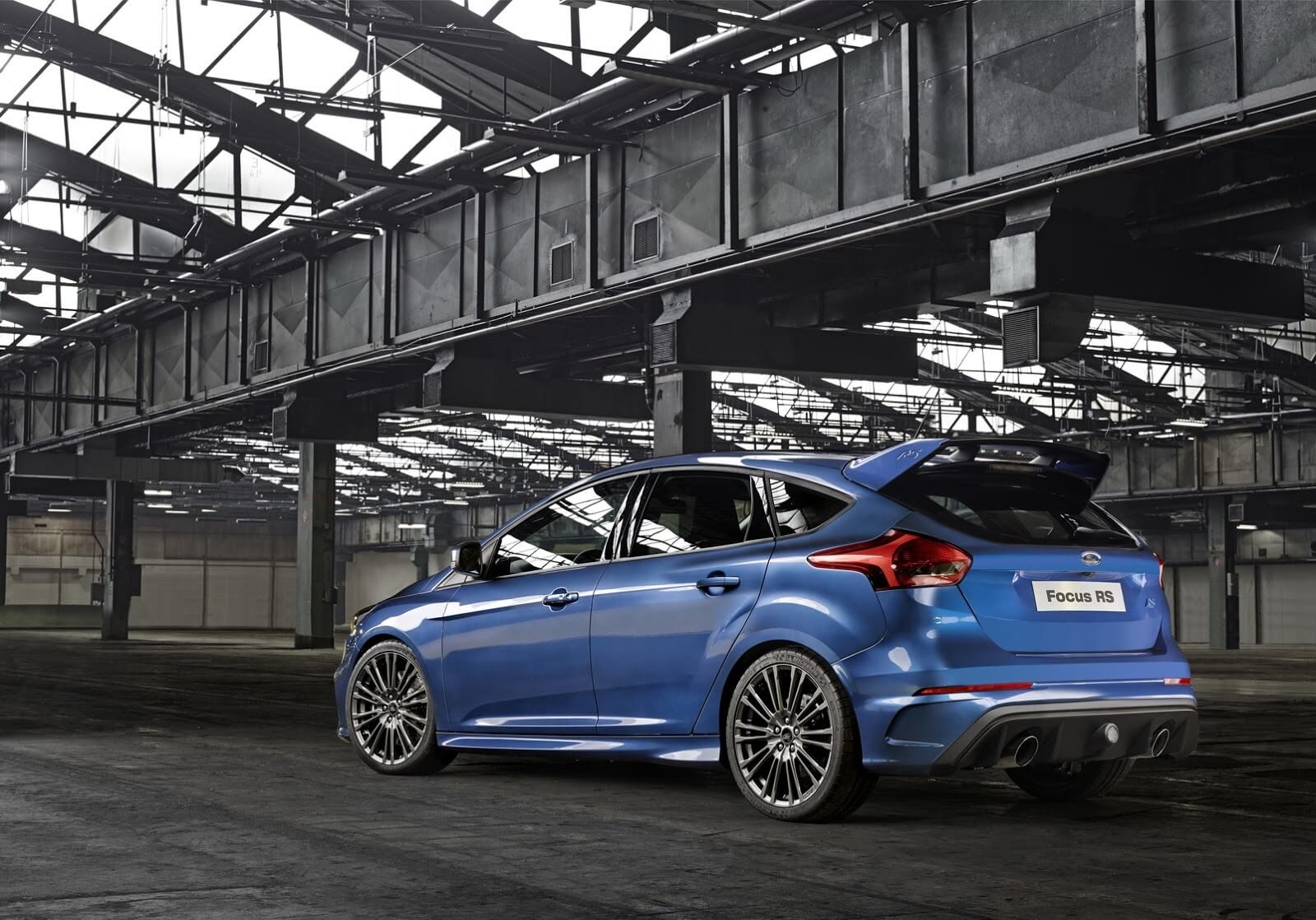 2016-ford-focus-rs-11