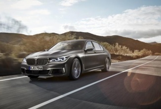 BMW prezintă noul model M760i xDrive 2017, care combină luxul şi sportivitatea