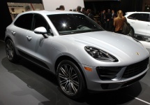 Porsche lansează SUV-ul accesibil Macan de nouă generaţie la Salonul Auto de la New York