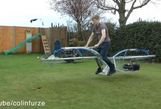Un inventator trăznit de pe YouTube a creat bicicletă zburătoare, care chiar funcţionează! (Video)