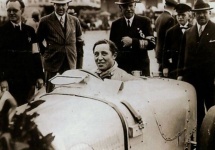 Bugatti Veyron şi-a luat numele de la un pilot Le Mans şi luptător al rezistenţei anti-naziste, Pierre Veyron