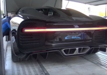 Un Bugatti Chiron ne încântă cu sunetele nervoase ale motorului său, la pornire şi schimbare de viteze (Video)