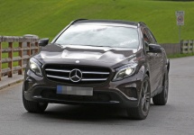 Noul crossover Mercedes-Benz GLB își face apariția in câteva poze spion