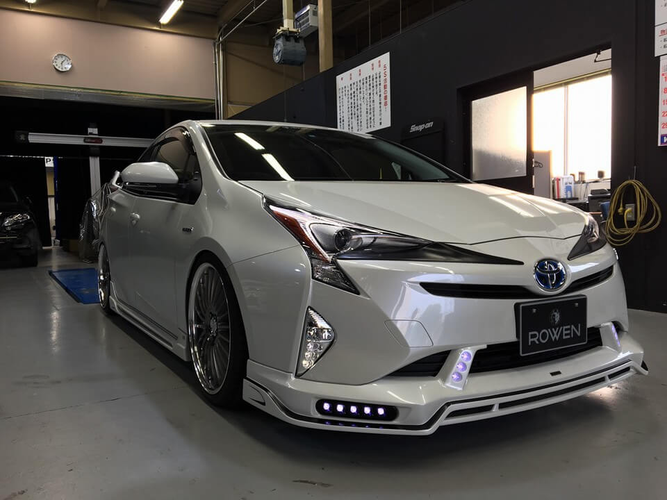 rowen-2016-prius-packs-quad-exhaust-a-big-wing-and-lots-of-leds_1