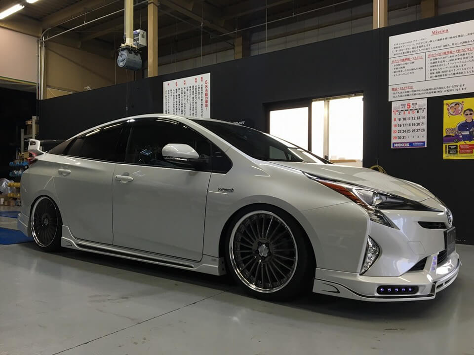 rowen-2016-prius-packs-quad-exhaust-a-big-wing-and-lots-of-leds_5