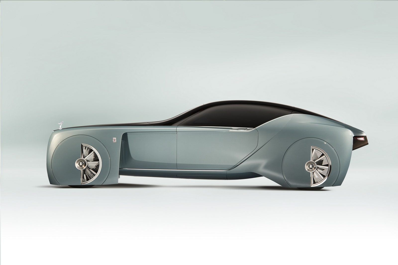103 EX OΑΥ Rolls-Royce VISION NEXT 100_24