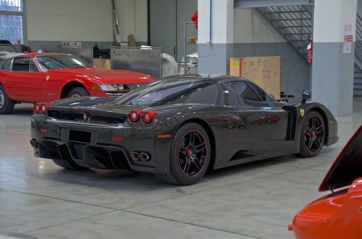 Ferrari-Enzo-19