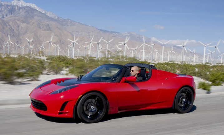 Vechiul Tesla Roadster