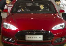 Tesla ar urma să construiască o fabrică în China, având intenţia a de creşte vânzările din Asia