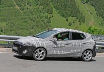 Imagini spion cu noul Ford Fiesta; Design puţin schimbat şi fără optiunea sport