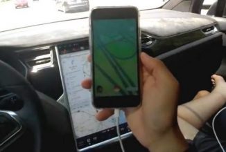 Un gamer se joacă Pokemon GO la volan, în vreme ce maşina sa Tesla rulează în mod Autopilot