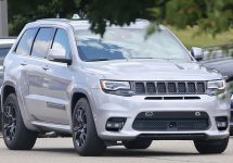 Viitorul Jeep Grand Cherokee este surprins în teste, dezbrăcat de secrete; Iată designul complet al noului SUV