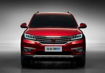 Grupul chinez Alibaba va aduce platforma YunOS pe un automobil în acest an; pregătește și o tehnologie de șofat autonom