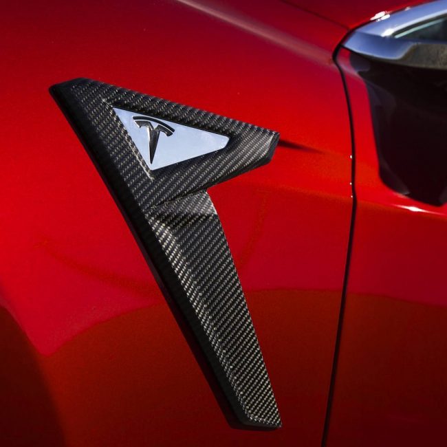 tesla-model-s-gets-the-aftermarket-touch-by-voltes-design_4