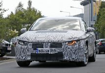 Poze spion cu Volkswagen CC 2018; Viitorul sedan este comparat cu un Ford Focus RS
