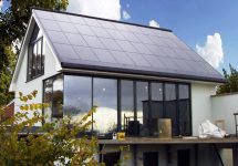 SolarCity pune în aplicare ideea de afaceri a lui Elon Musk și începe producția de acoperișuri solare