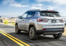 Jeep dezvăluie noul model Compass, un SUV ce se încadrează între Renegade si Cherokee