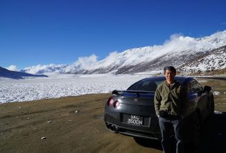 Un șofer ambițios a condus la altitudini de peste 5.000 de metri spre baza Everest în al său Nissan GTR
