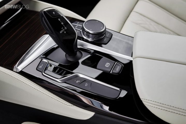 bmw-g30-5-series-m-sport-interior-27-750x500