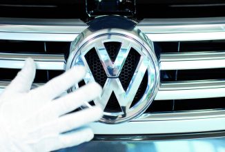 Volkswagen se pregăteşte de 23.000 de restructurări în Germania; Va investi miliarde de euro în automobile electrice