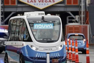 Un mini autobuz autonom a început să fie testat în Las Vegas în aceste zile: Navya Arma