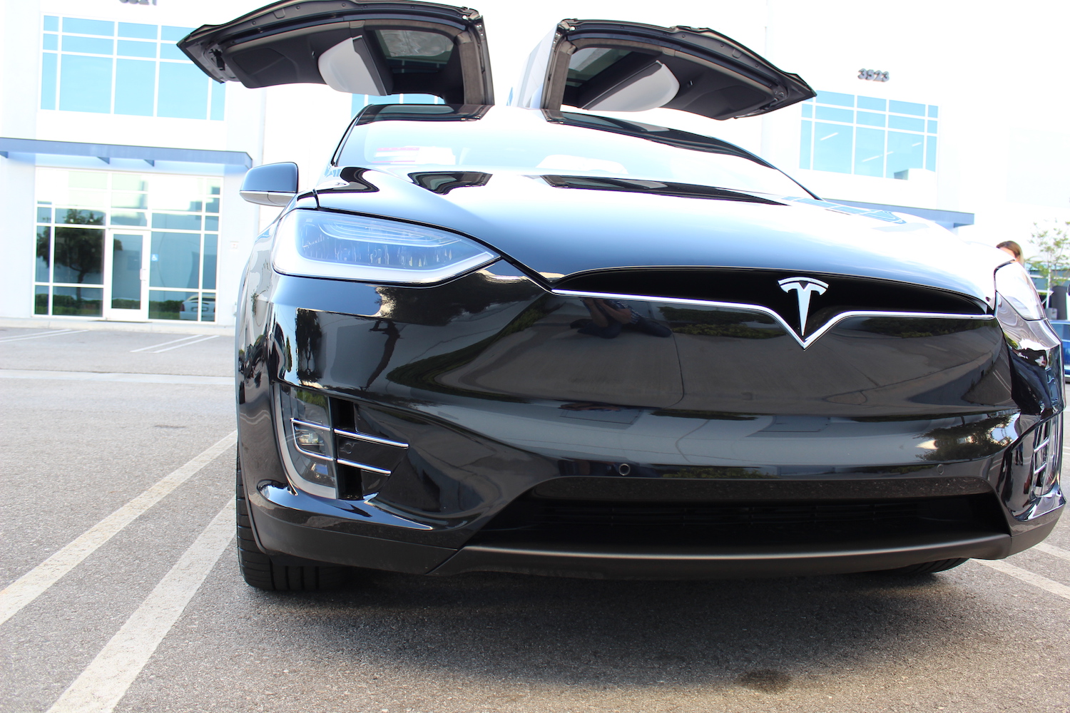 Tesla-Model-X-Black-Eye