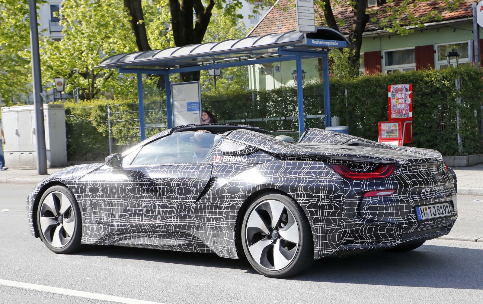 bmw-i8-spyder-close-and-personal-1-1