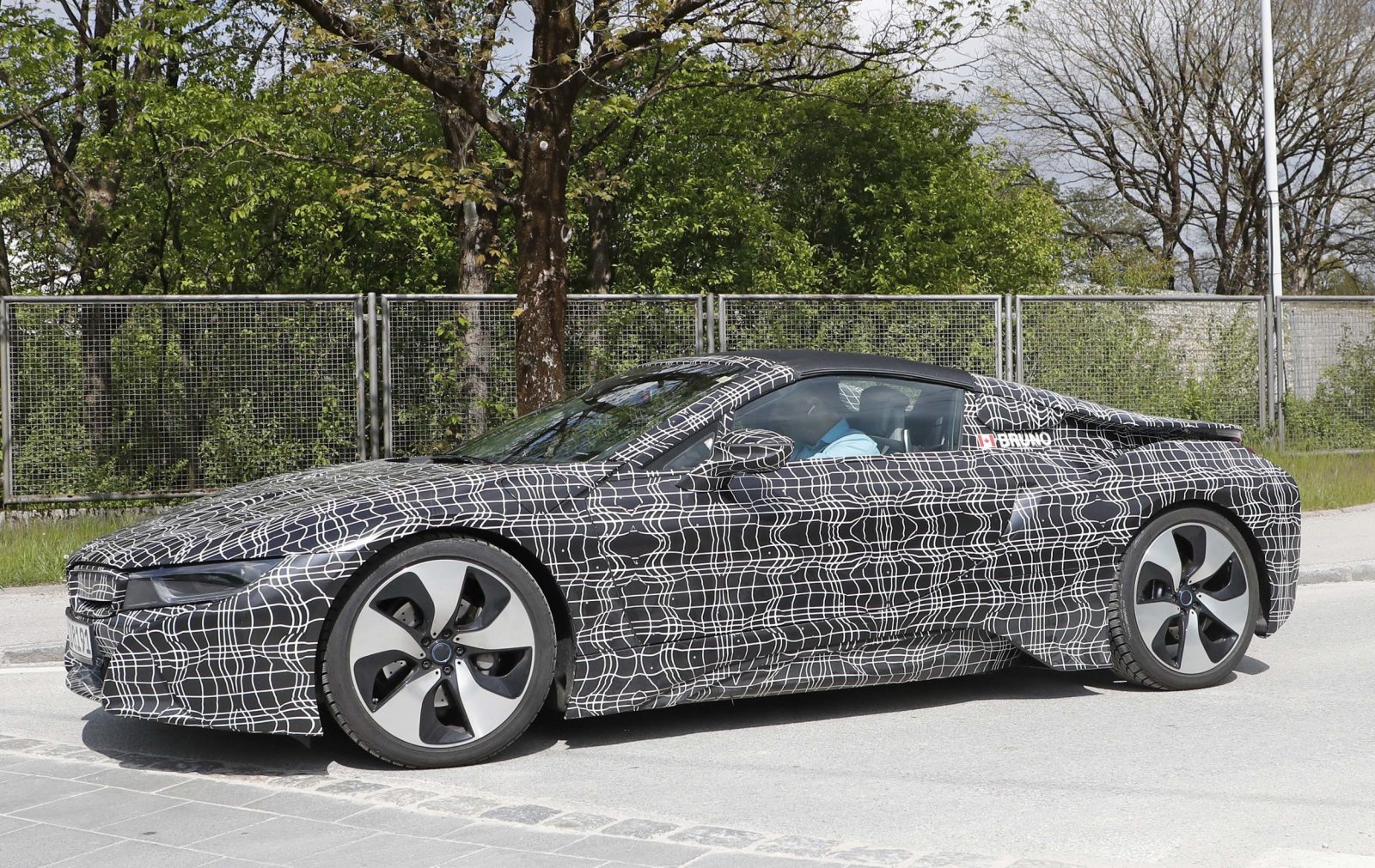 bmw-i8-spyder-close-and-personal-7-1