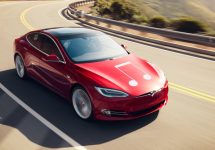 Tesla concediază sute de angajaţi, după ce aceştia pică recenziile de performanţă